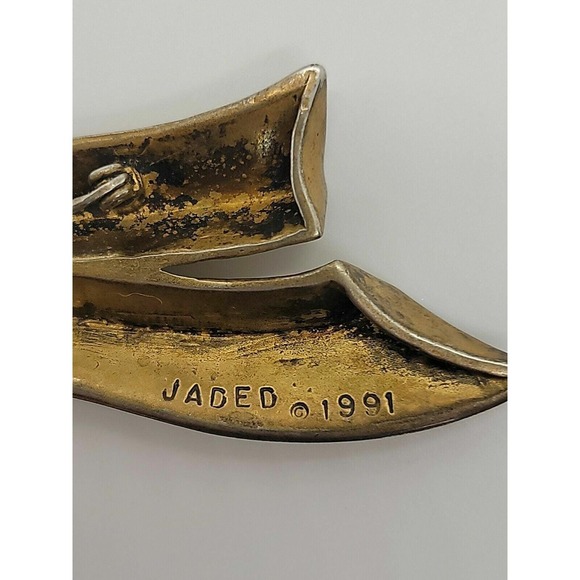 Vintage signed "Jaded 1991" tassel style gold tone w/ patina brooch pin - Picture 3 of 5